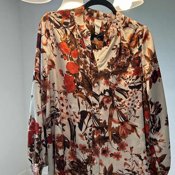 H&M Tops - I only used it once, blouse used in good condition